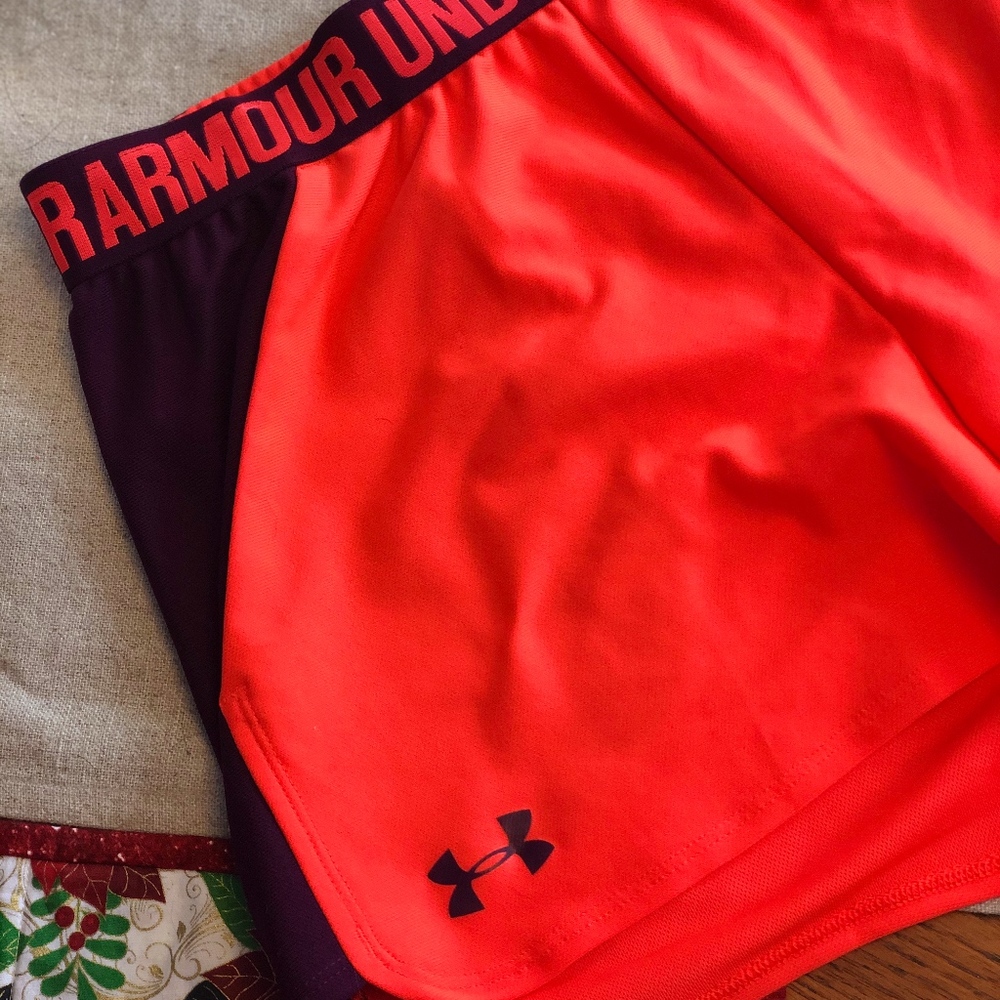Women's Medium Under Armour Shorts